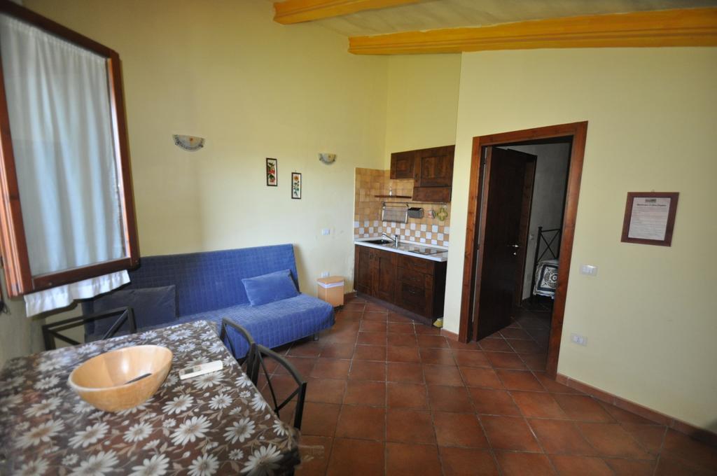 הוילה סקרלינו Agriturismo Il Cerrosughero חדר תמונה