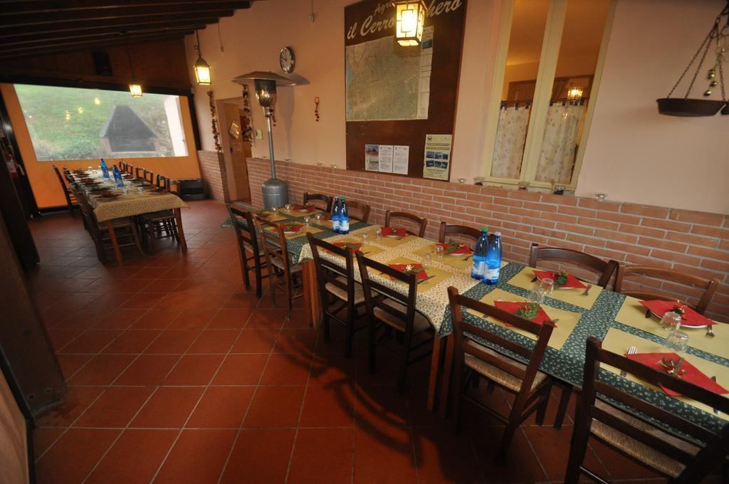 הוילה סקרלינו Agriturismo Il Cerrosughero מראה חיצוני תמונה