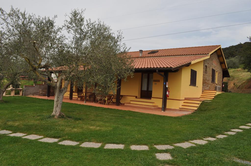 הוילה סקרלינו Agriturismo Il Cerrosughero מראה חיצוני תמונה