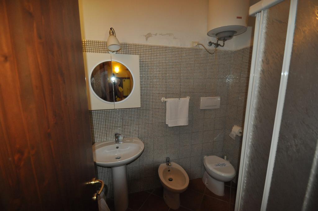 הוילה סקרלינו Agriturismo Il Cerrosughero חדר תמונה