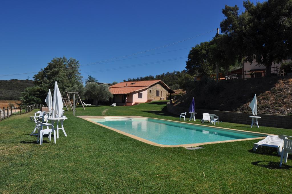 הוילה סקרלינו Agriturismo Il Cerrosughero מראה חיצוני תמונה