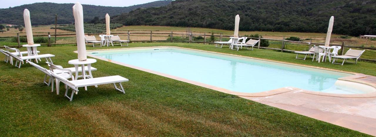 הוילה סקרלינו Agriturismo Il Cerrosughero מראה חיצוני תמונה