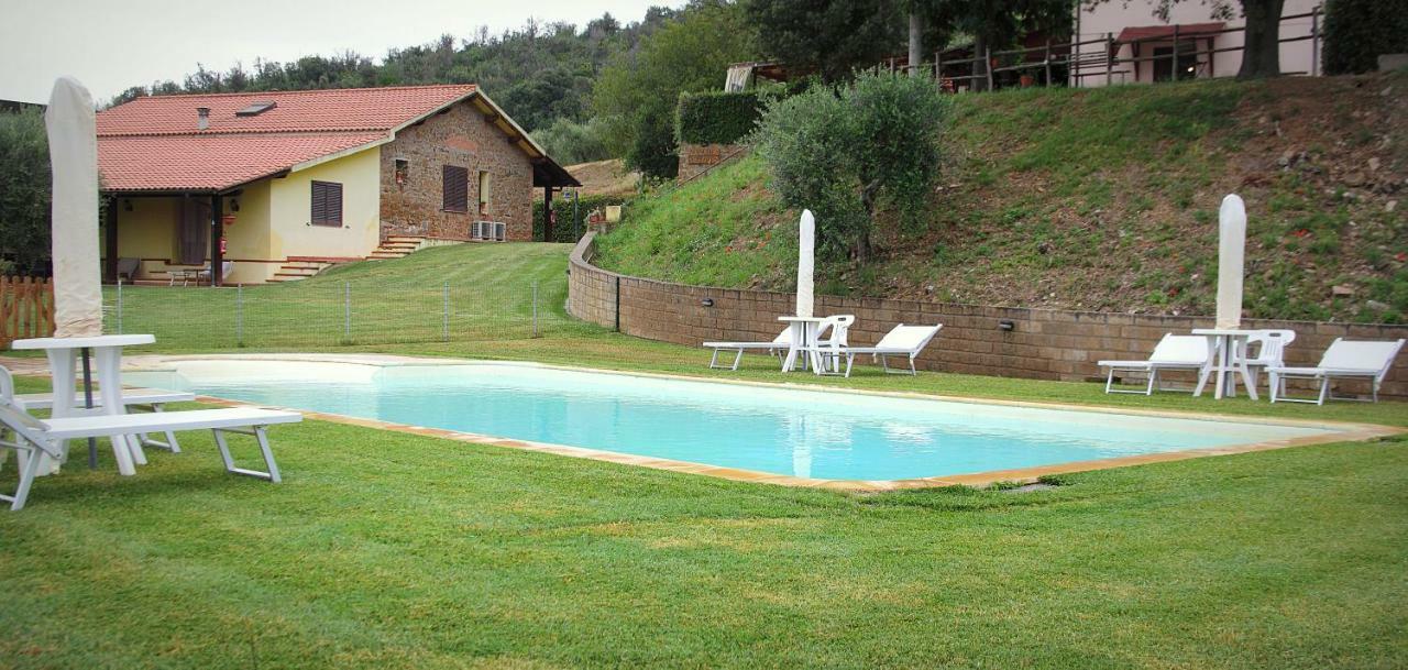 הוילה סקרלינו Agriturismo Il Cerrosughero מראה חיצוני תמונה