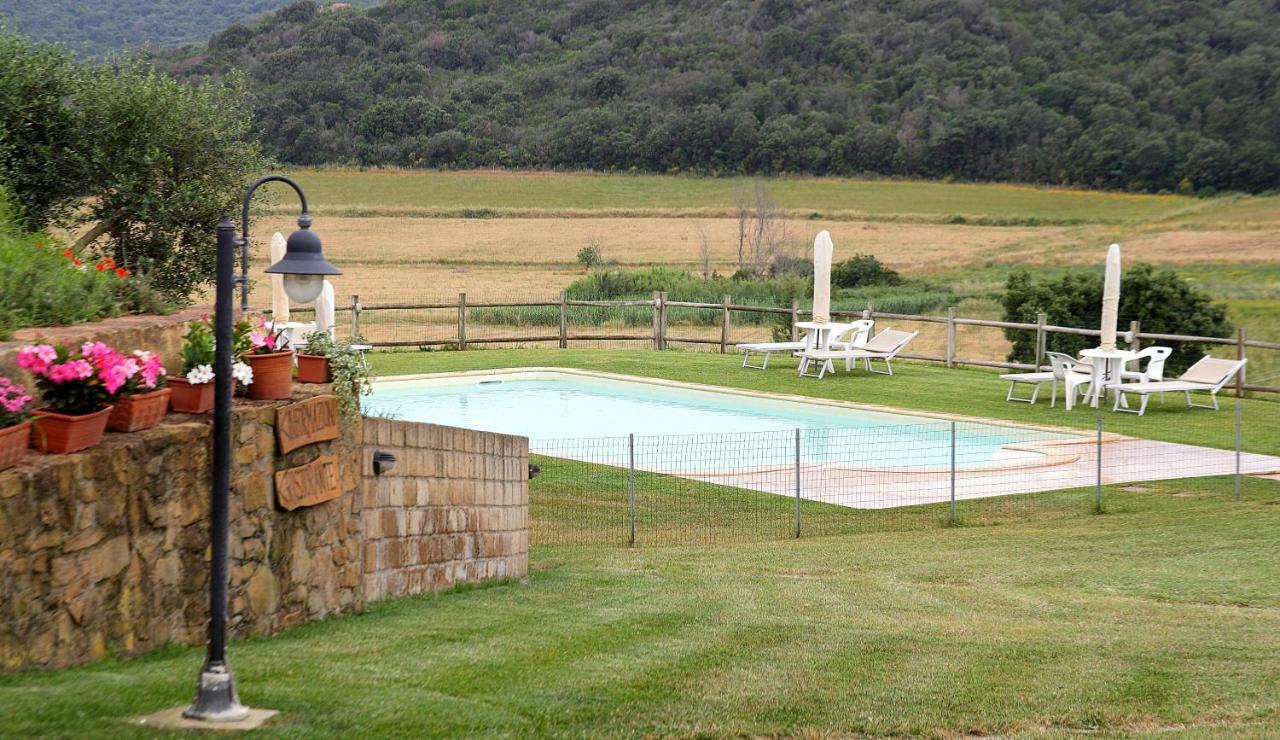 הוילה סקרלינו Agriturismo Il Cerrosughero מראה חיצוני תמונה